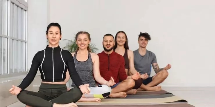 Friends-Doing-Yoga-Together.jpg